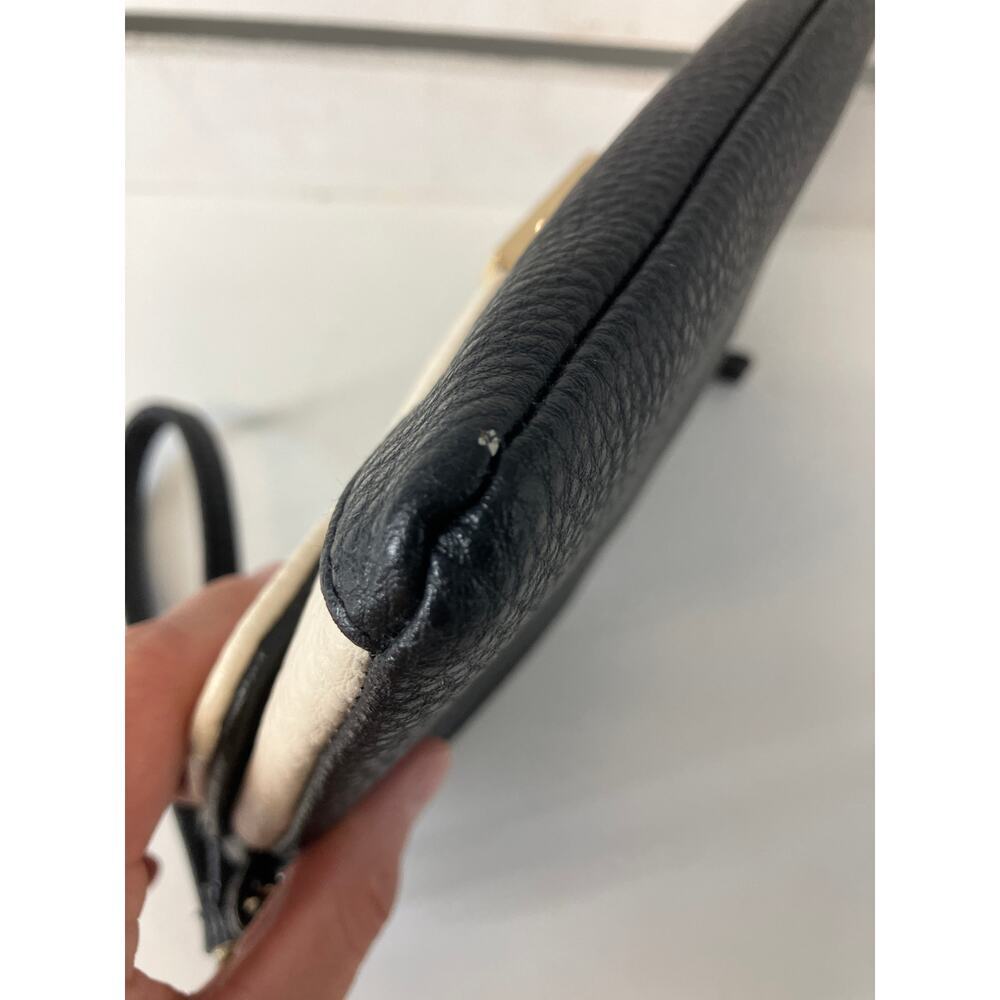 JESSICA SIMPSON BLACK, IVORY PVC LARGE WRISTLET - Picture 15 of 16